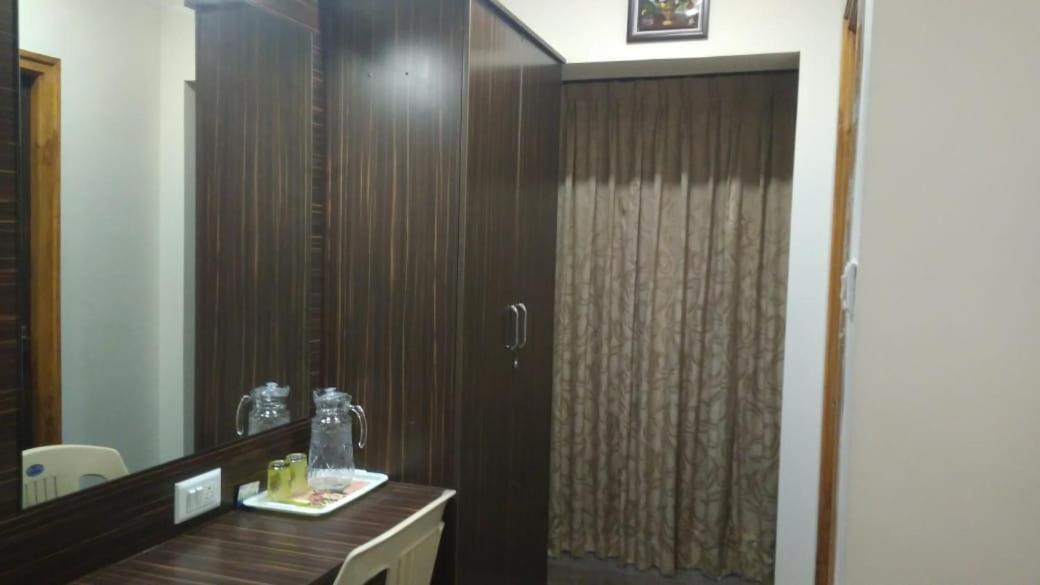 Famous Residency Hotel Tiruchirappalli Екстериор снимка