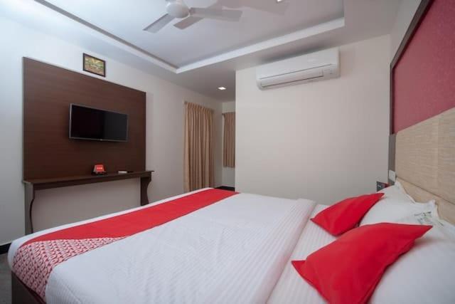 Famous Residency Hotel Tiruchirappalli Екстериор снимка
