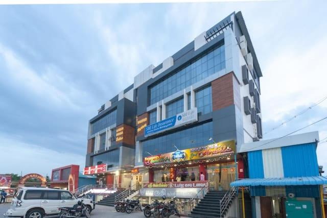 Famous Residency Hotel Tiruchirappalli Екстериор снимка