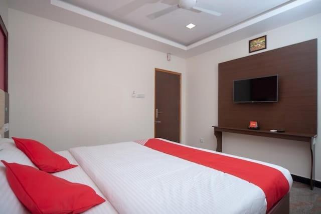 Famous Residency Hotel Tiruchirappalli Екстериор снимка
